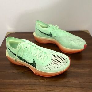 Nike Zoom Vaporfly Next%3 size 11